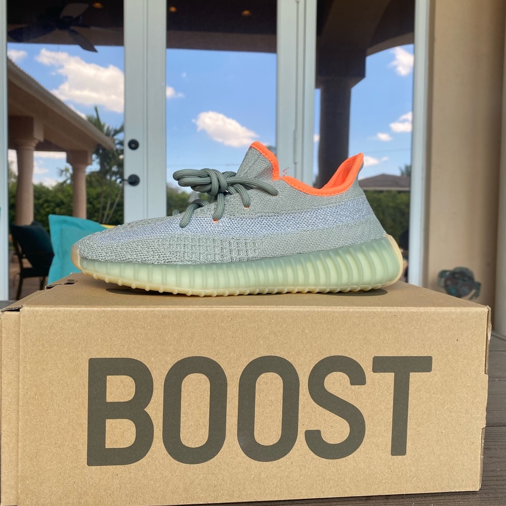 YEEZY BOOST 350 V2